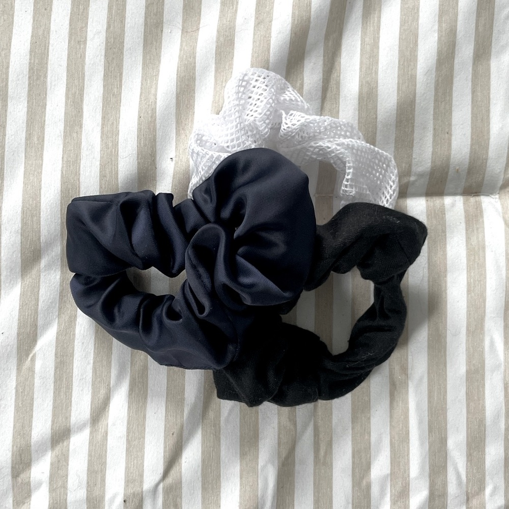 3 Scrunchies